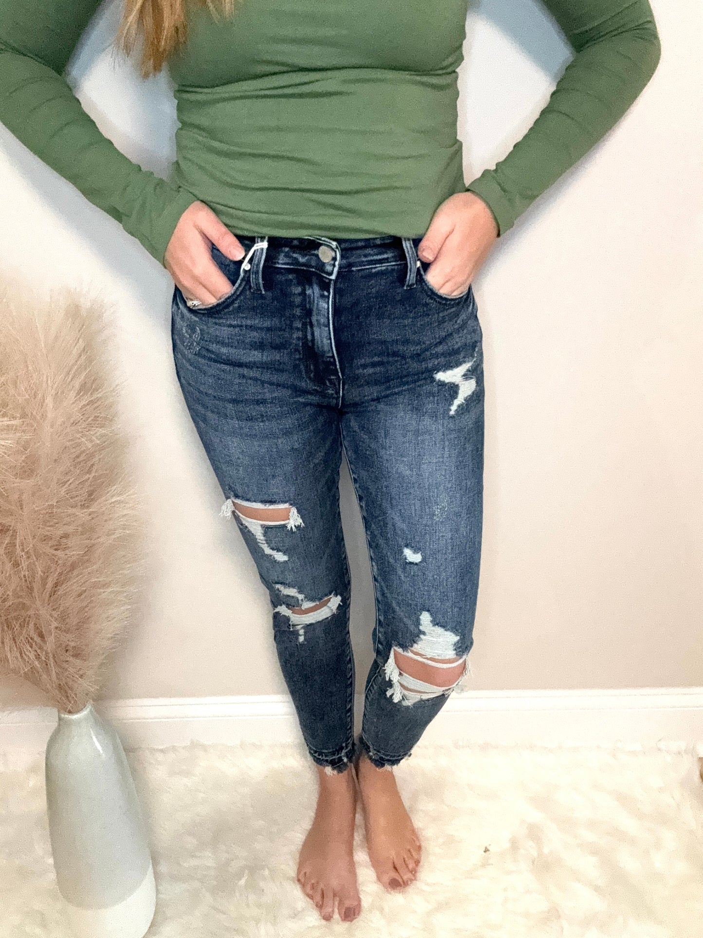 High Rise Dark Acid Wash Distressed Skinny Jean